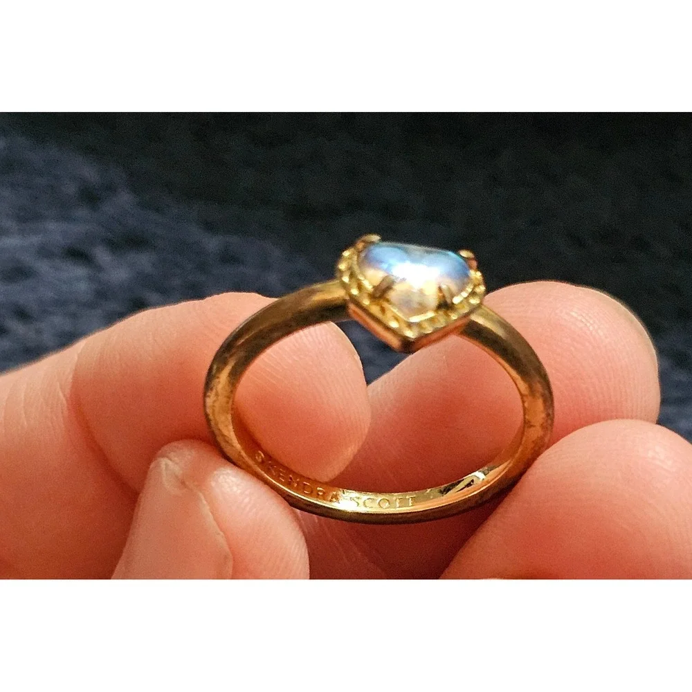 Kendra Scott Ari Heart Gold Tone Ring Iridescent Dichroic Glass Size 7.5